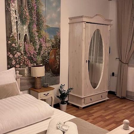 Charming Apartament Сибиу Экстерьер фото